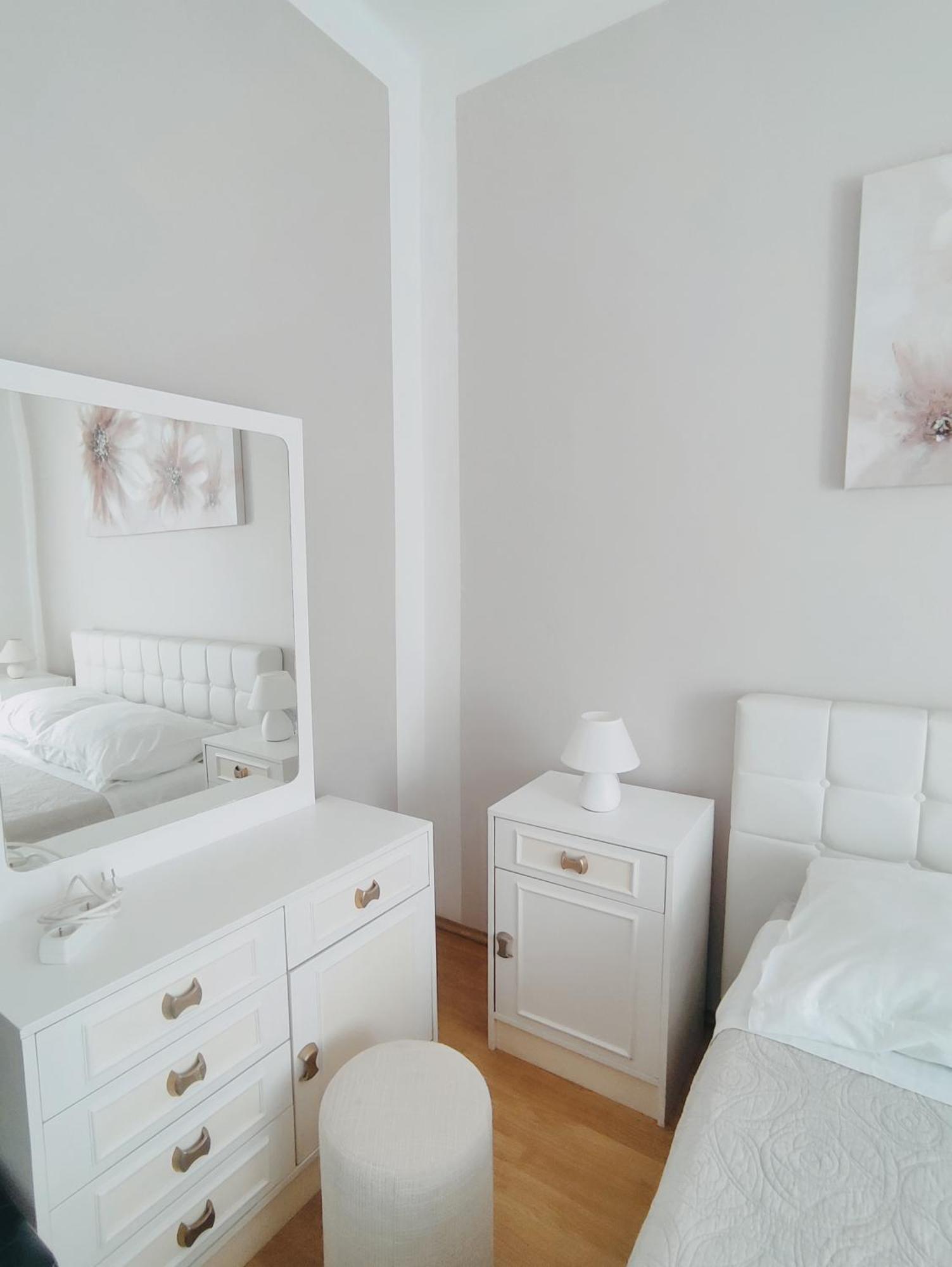 Fami Superior One Bedroom Apartment Rijeka Exteriör bild